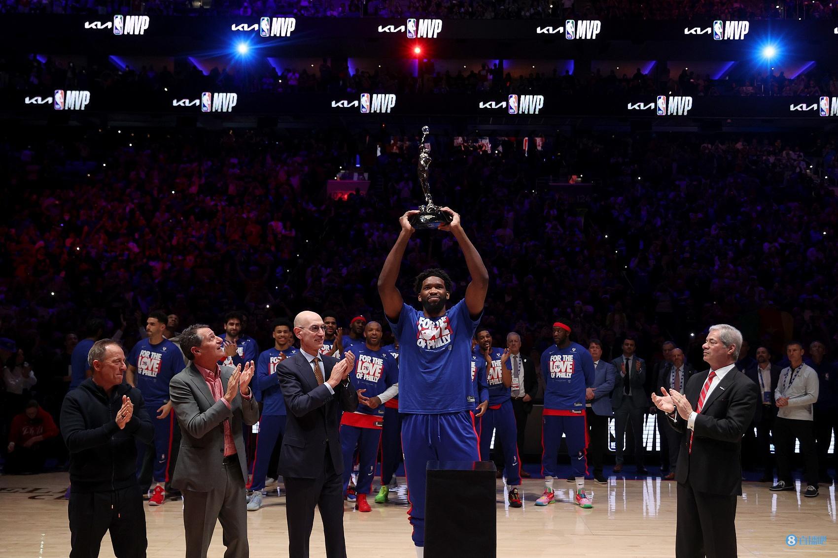 约基奇收获新赛季首个三双，NBA焦点战掘金力克勇士_手机新浪网